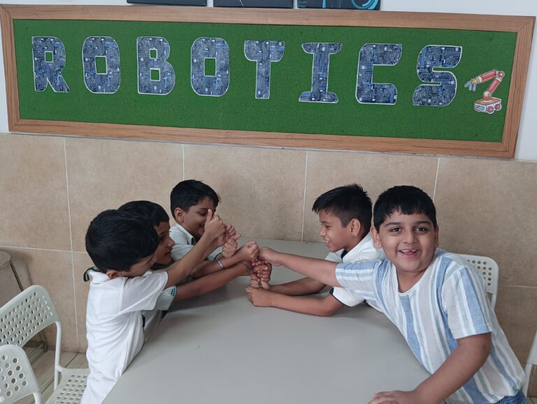 Top STEM Education Solutions for Schools | 7 Best Guide