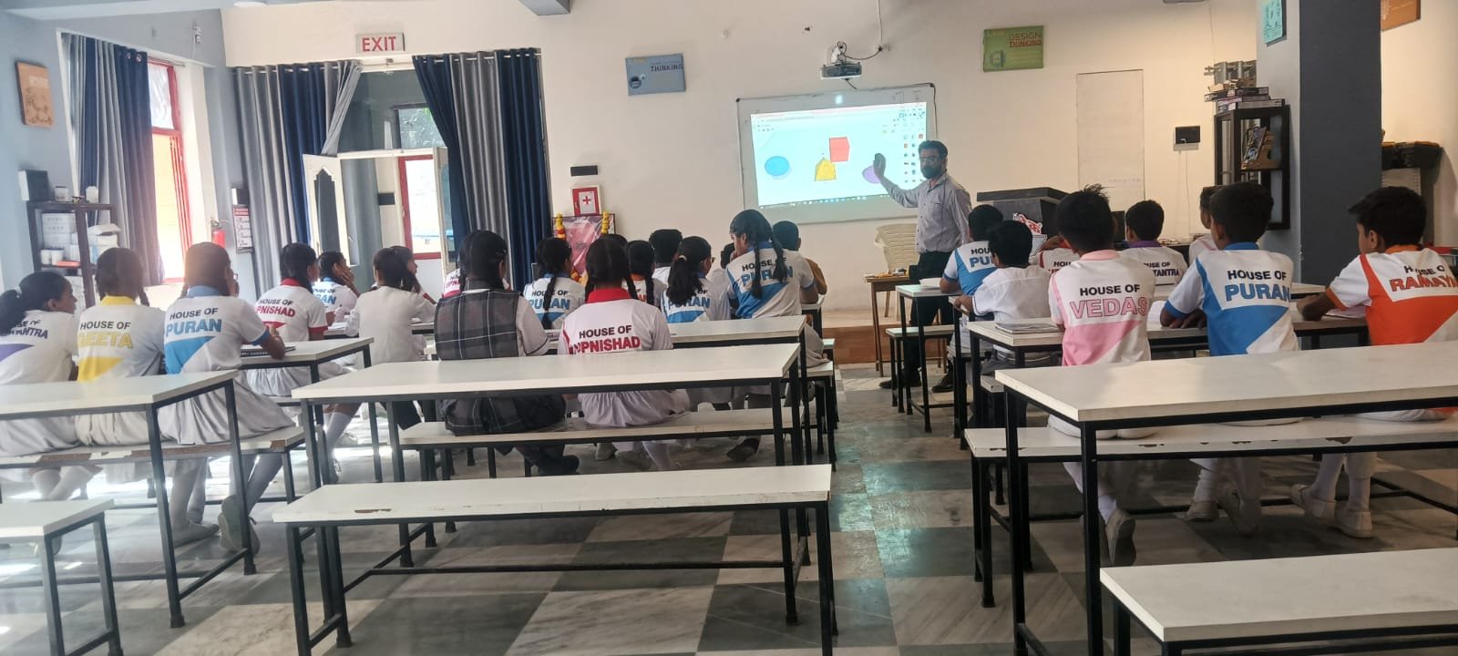 stem lab in school in Noida