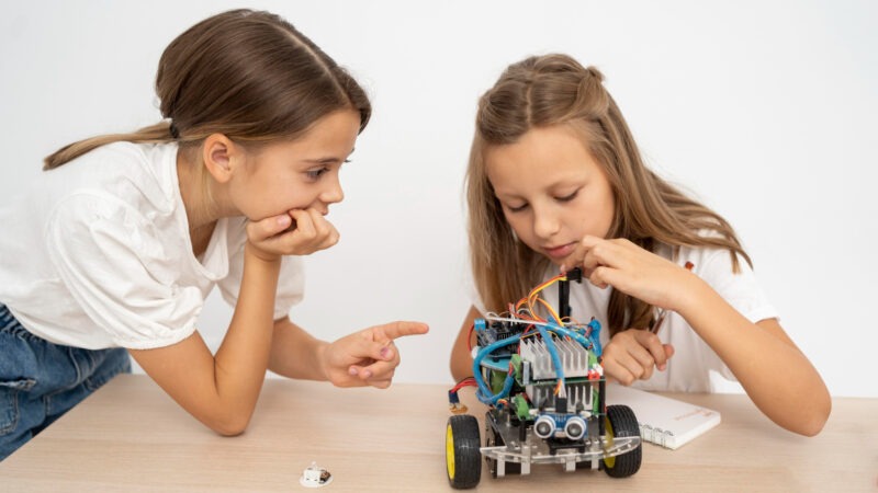 Best Arduino Kits for Schools: Top 5 STEM Learning Guide