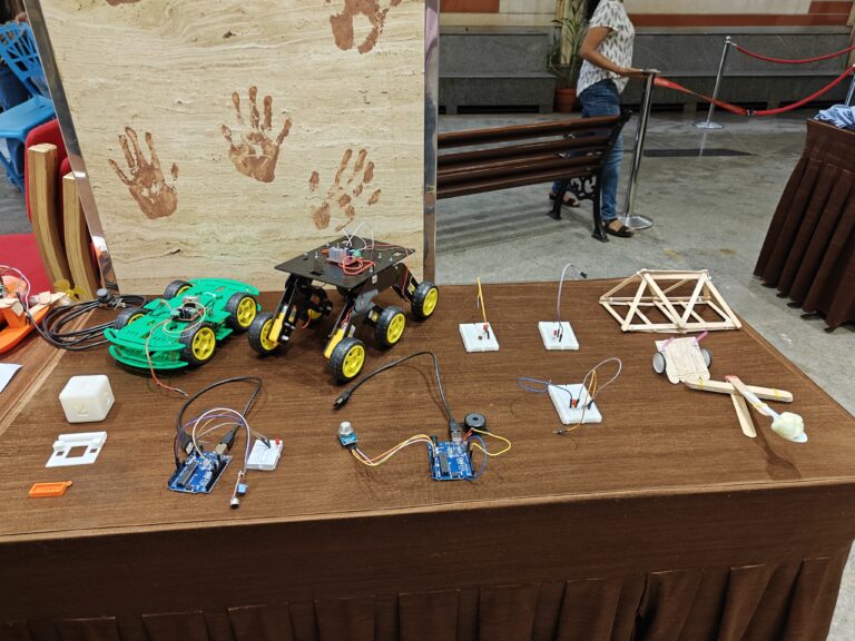 Atal Tinkering Lab in Uttar Pradesh with 5 Amazing Makers' Muse