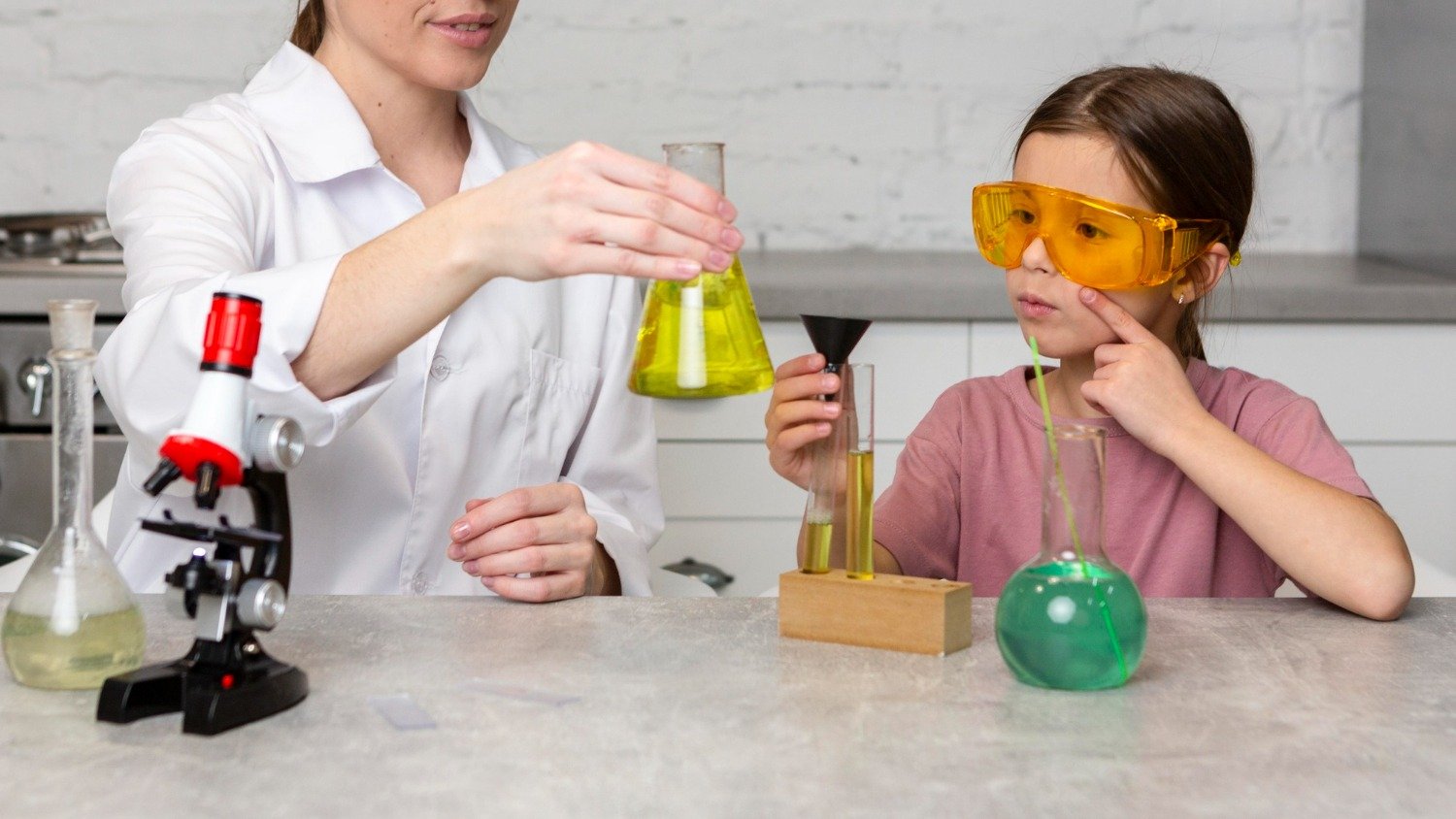 Top 5 STEM Benefits Every School Must Know Today 3 Child’s STEM Learning