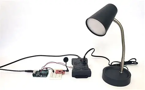 Voice-Controlled Desk Lamp