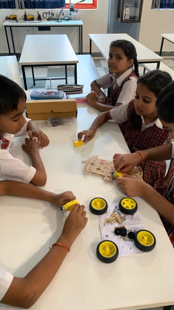 Agra school STEM programs